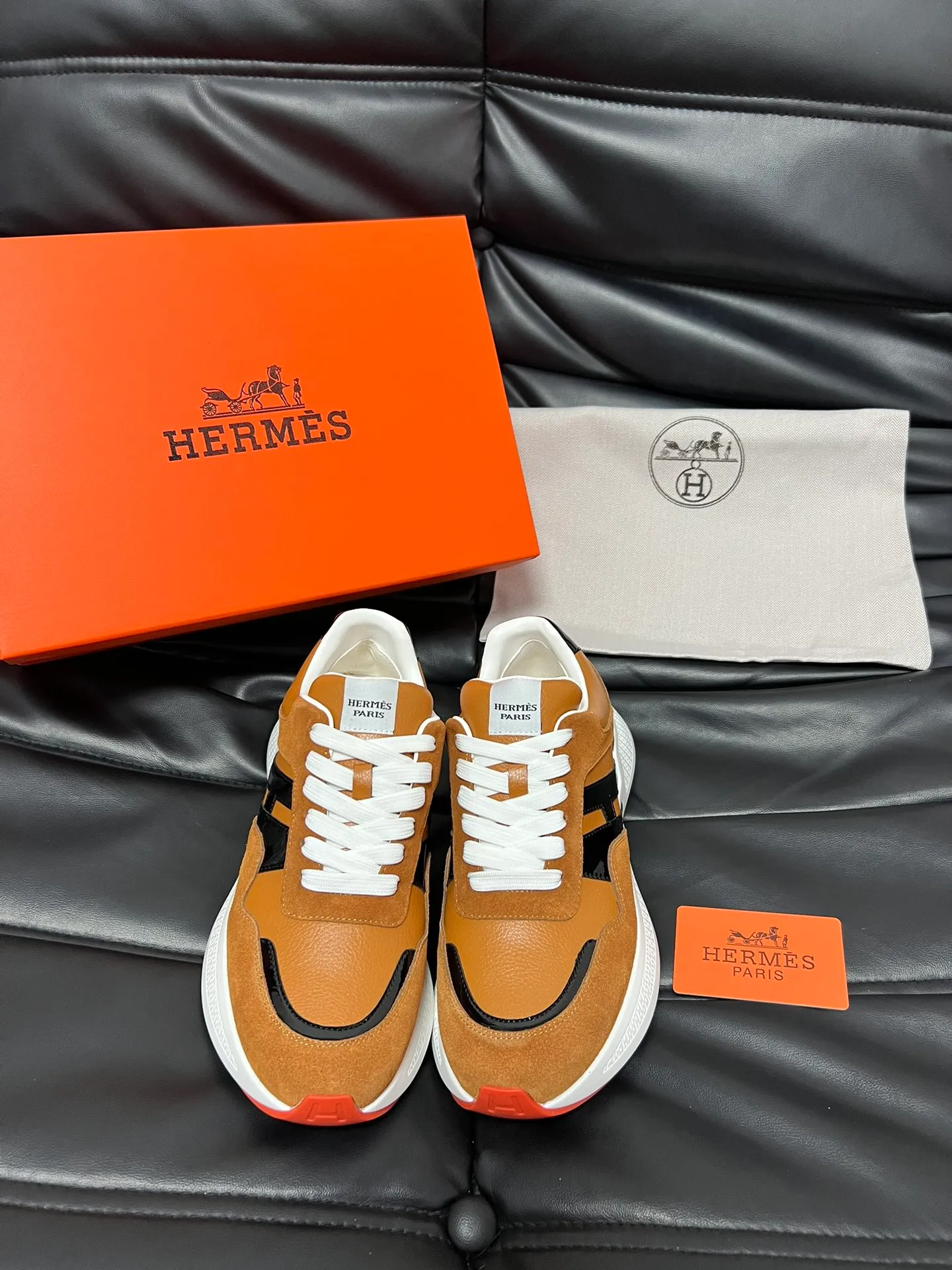 [HERMES] Hermès men's shoes 💰520💰 - High-end quality original order - Upper: 🔝 tumbled calfskin, suede calfskin, shoe body sewn with H pattern - Lining: water-dyed cowhide - Outsole: ultra-light T men's shoes 💰U foam rubber; two-color molded outsole - Super high quality control, fine workmanship: highlighted (high-end, luxury, grade) -Size : 39-44 (38, 45 can be customized)